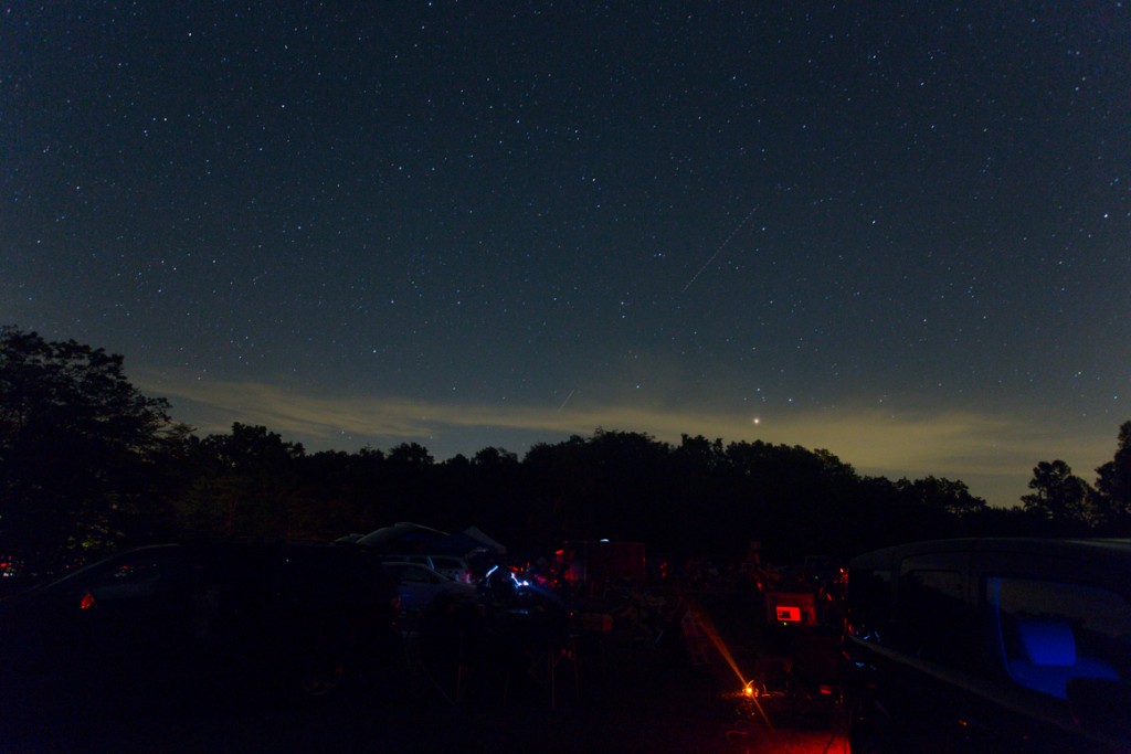 Sat Night had some thin clouds moving through